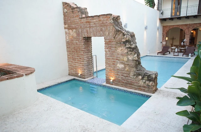 Casa Pantheon Pool Jacuzzi